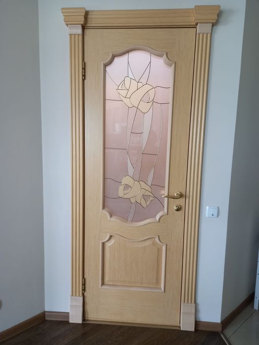 Дверь со стеклом