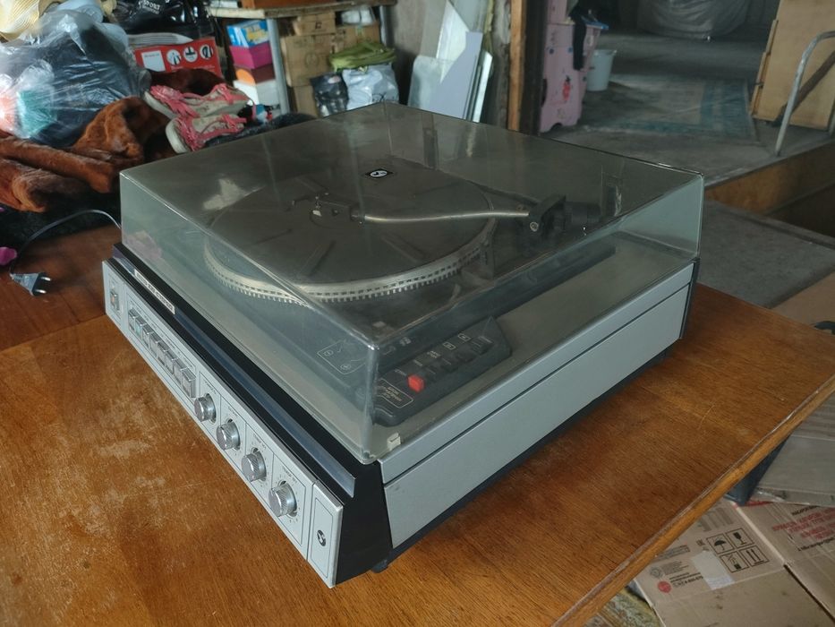 Проигрыватель с колонками Вега-109-стерео