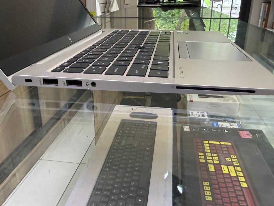 HP ELITEBOOK 840 G8 Core i7-1185G7 ram 16 ssd 256 LTE