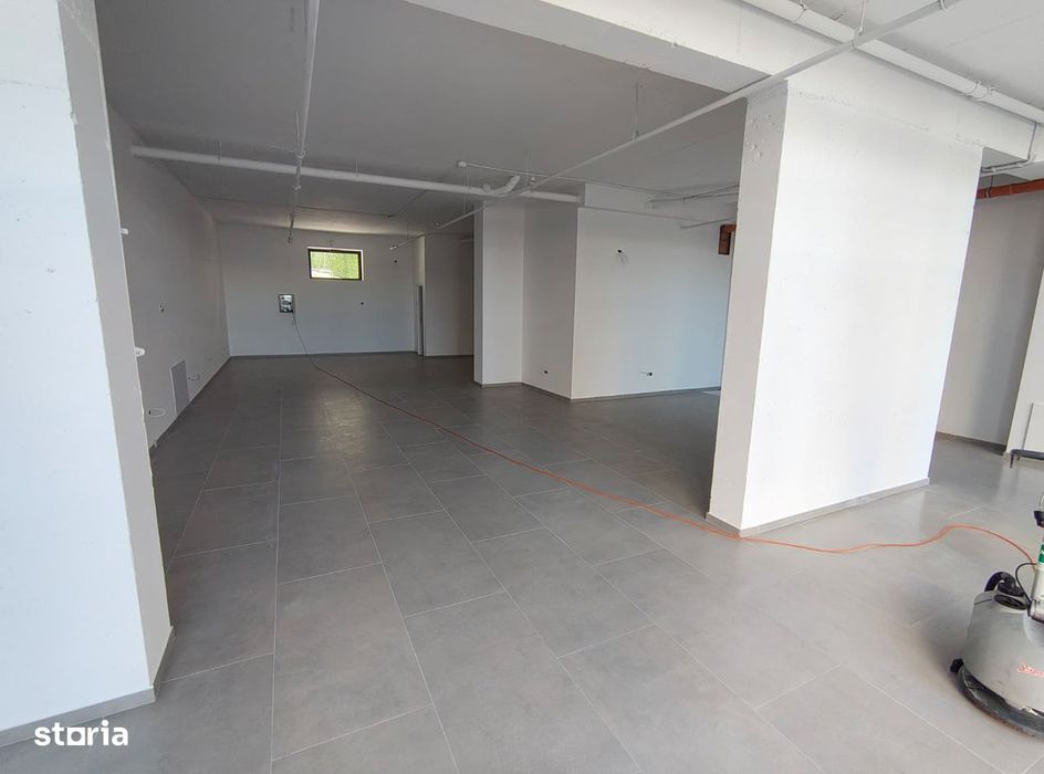 Sp. comercial 138 mp, central, vitrina, vad comercial, parcare, 16e/mp