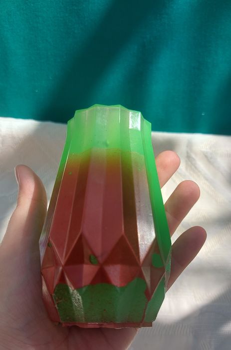 Vază fosforescentă unicat din rășină epoxidică - Handmade
