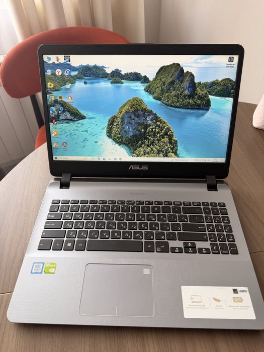 Ноутбук Asus i3-7020U