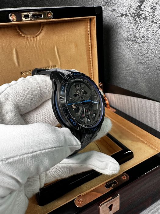 Часовник Roger Dubuis