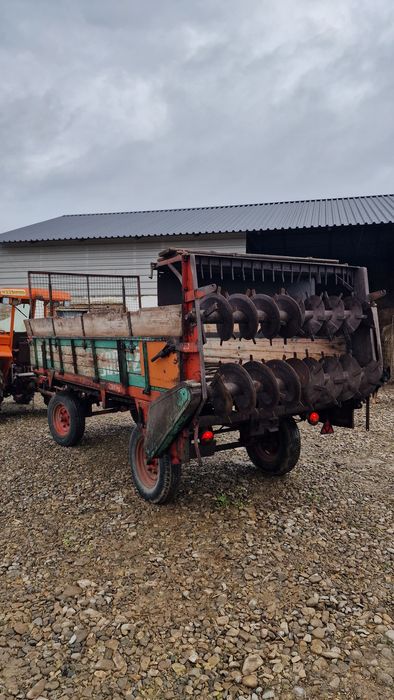 Mig Gunoi Remorca gunoi împrăștiat