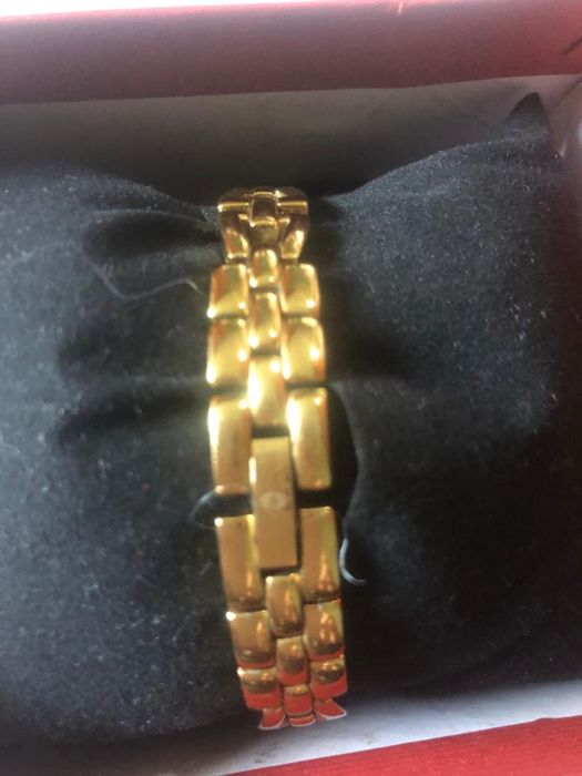 Продам женские часы