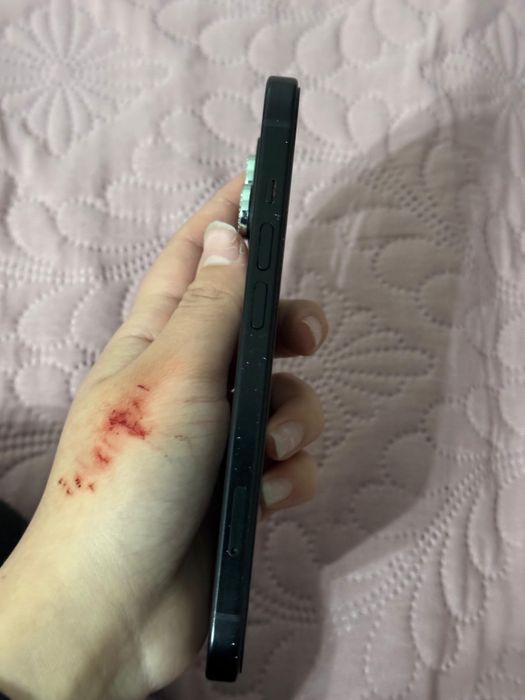 iphone 15. 128гб. 85%акб