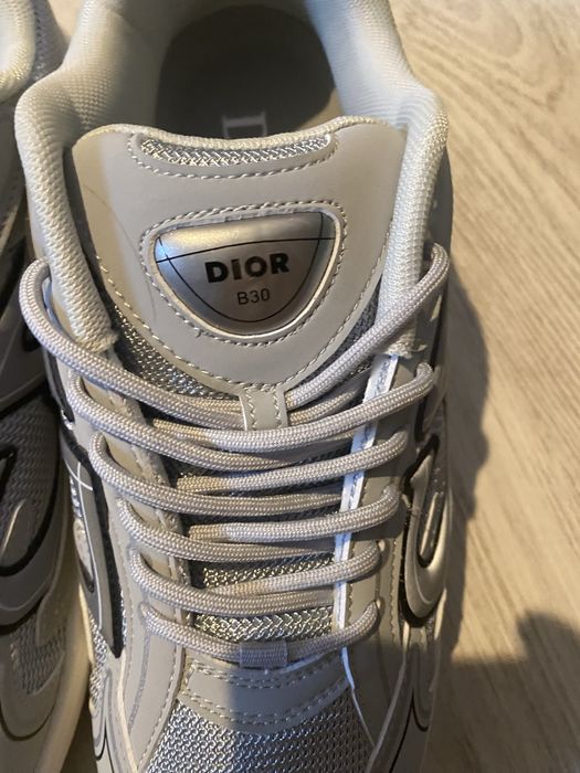 Dior B30  gri.