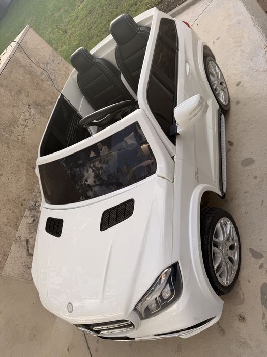 Двуместна Акумулаторна  кола mercedes AMG GLS 63