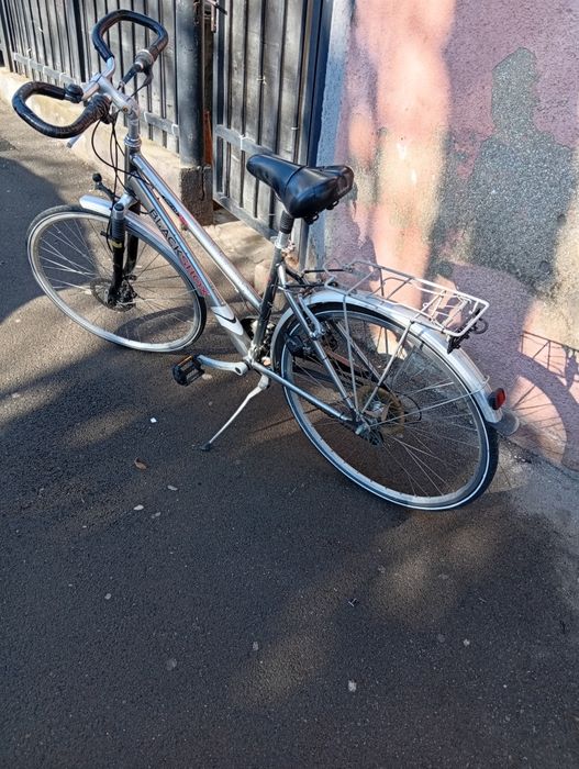 Vând bicicleta usoara