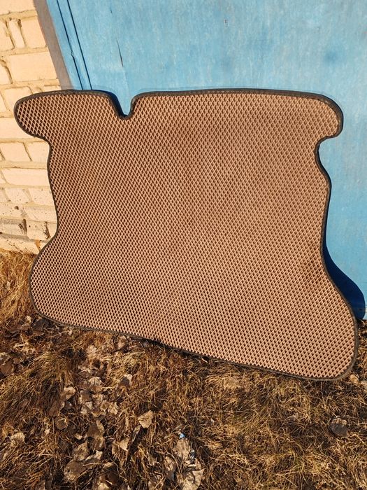 Коврики для машины.