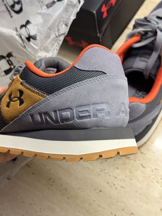 Продам мужские кроссовки under armour