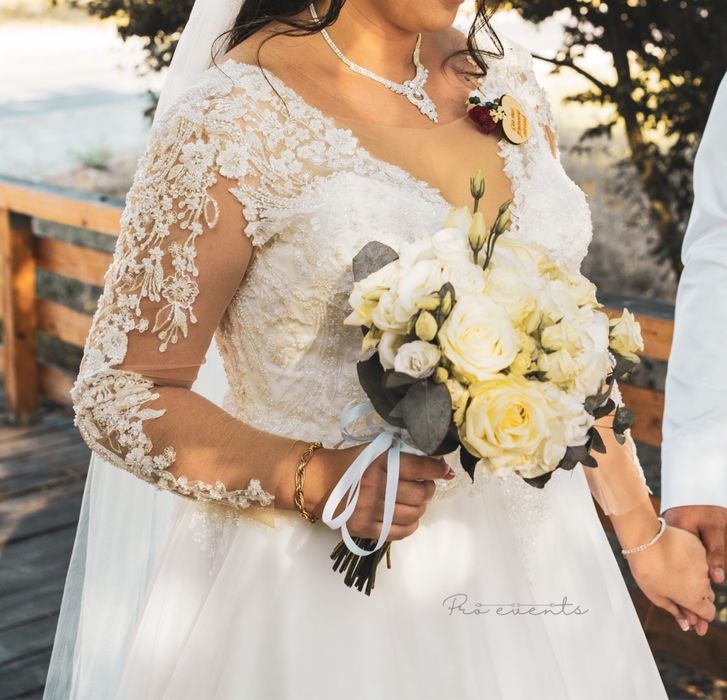 Rochie de mireasa + crinolina 3 cercuri