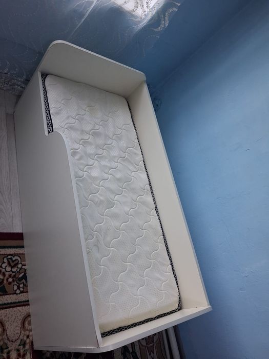 Кровать детская белое