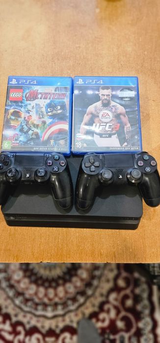 Продаю PS4 slim.