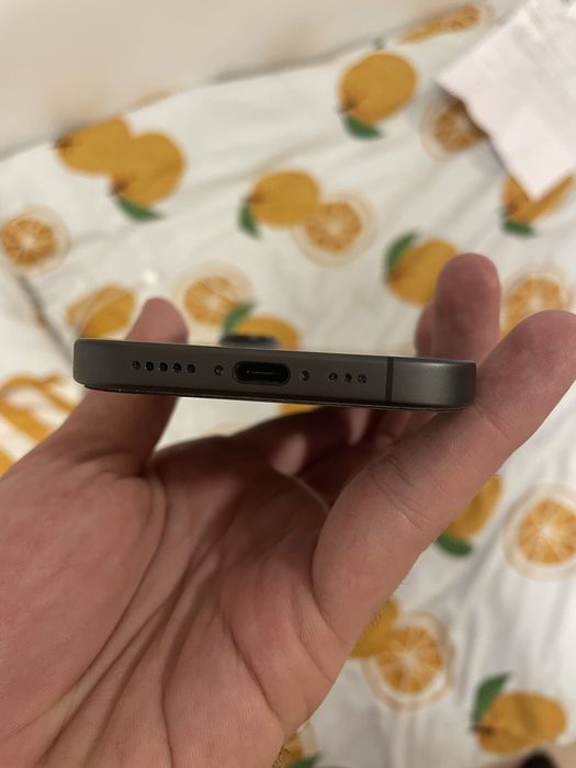 Продавам iPhone 17 256 GB