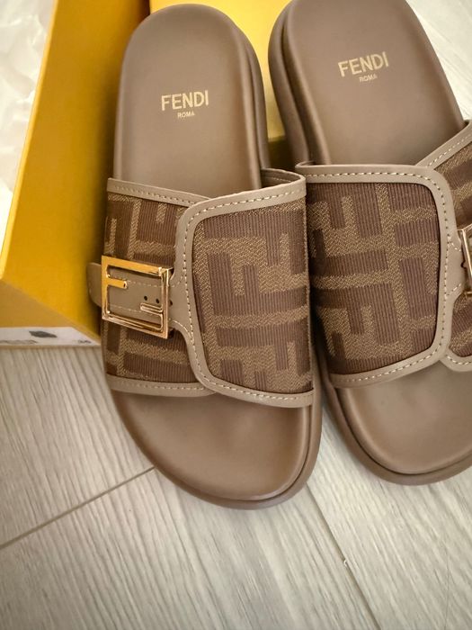 Нови дамски чехли FENDI размер 36