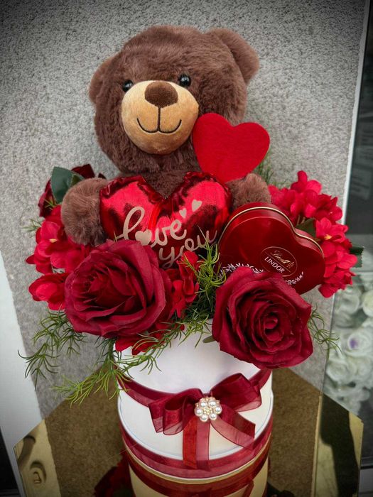 Романтичен подарък за Свети Валентин мече