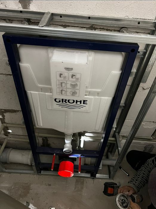 Сантехник. Кафельщик.