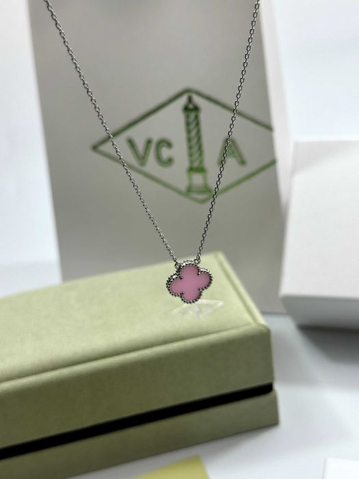 Colier Van Cleef & Arpels Aur Alb 750 Pink