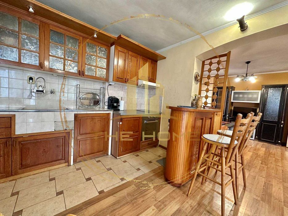 Дава се под наем Етаж от къща в Варна, Гранд Мол Варна - 100 кв.м за 378.93 € - Снимка #2