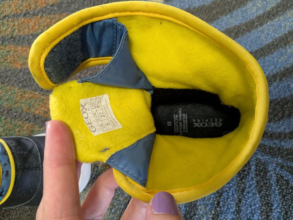 Cizme impermeabile Geox, mărimea 22