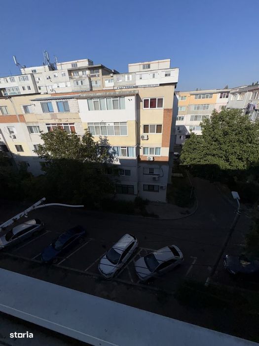 Vând apartament 2 camere, decomandat, zona Vidin