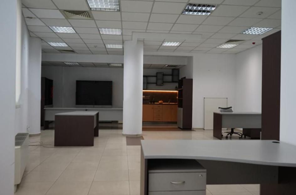 Офис под наем в ж.к. Полигона, 2147900