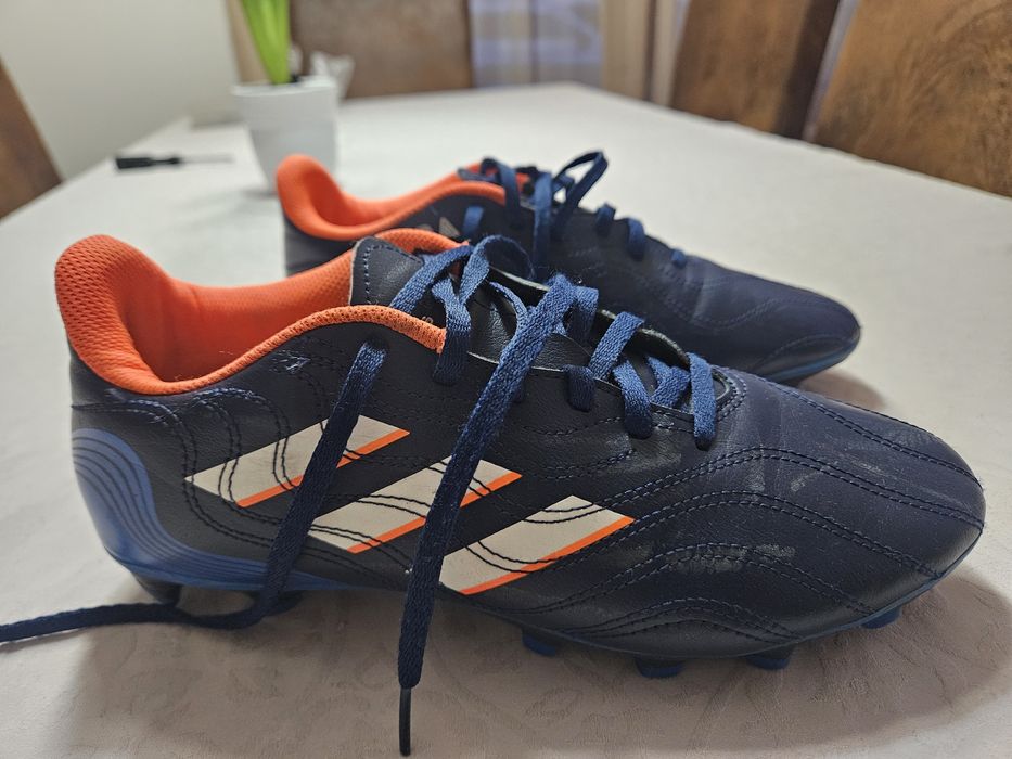 Adidas pentru fotbal