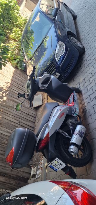 Vind scuter Generic soho 125 cc se conduce cu cat B plus adeverinta