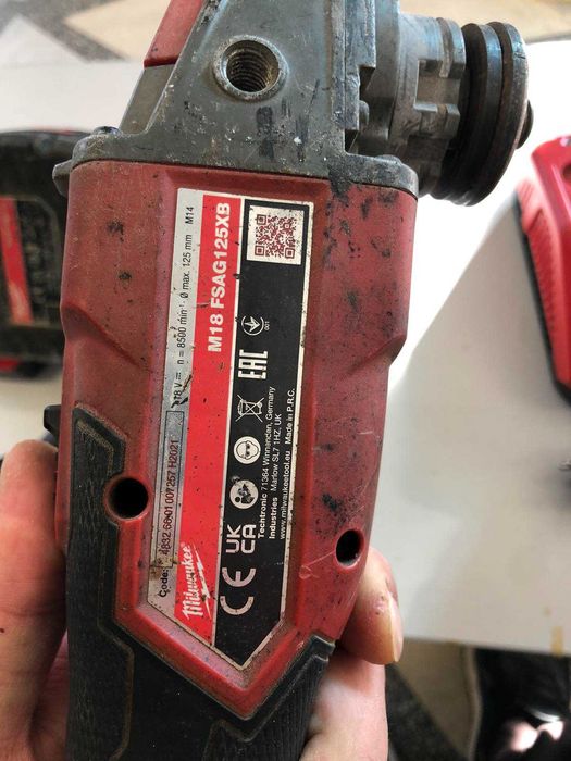 Флекс Milwaukee M18  и Винтоверт Milwaukee M18 + 2 Батерии + 2 Зарядни