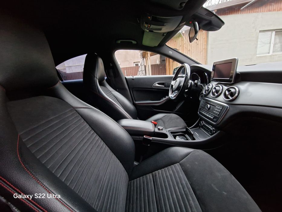 Vând Mercedes CLA  2014