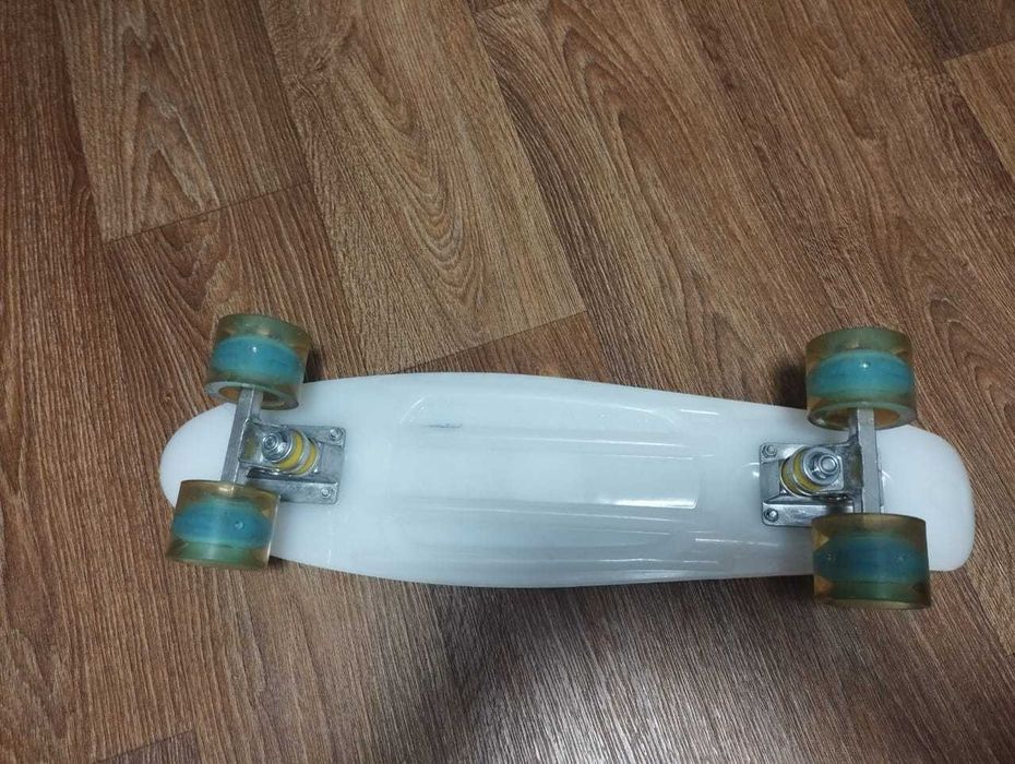 Скейтборд с принтом