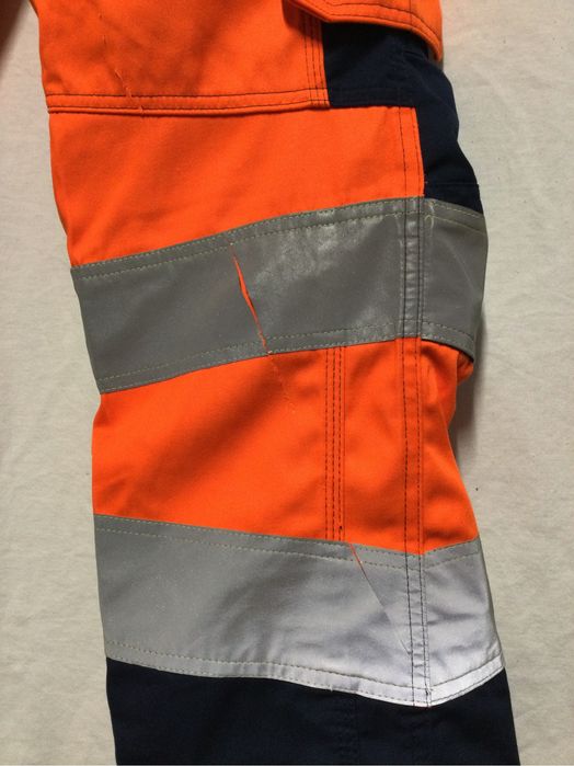 Pantaloni reflectorizanti mărime 48