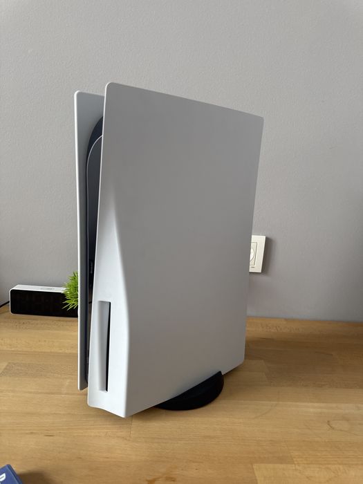 СРОЧНО ПРОДАМ PlayStation 5 белый