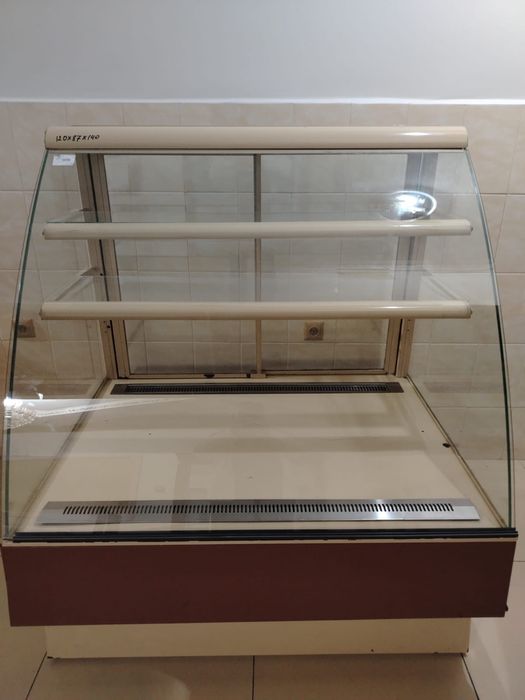 Холодильник для кондитерской