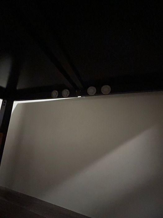 Комплект: разтягаща се маса и 4 стола