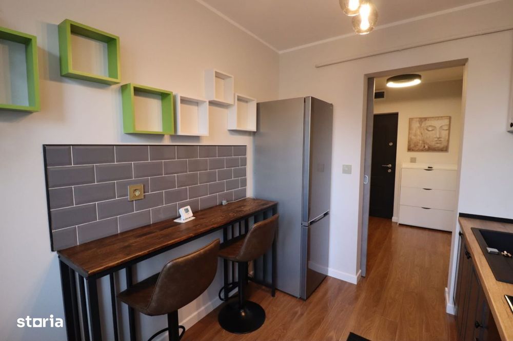 - Etaj 1 - Renovat 2025 -2 camere 53mp, zona Piata Mare.