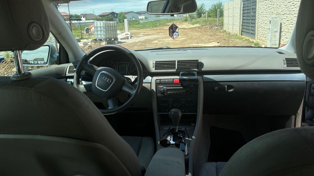 Audi A4 2006 Automat benzina are și gaz