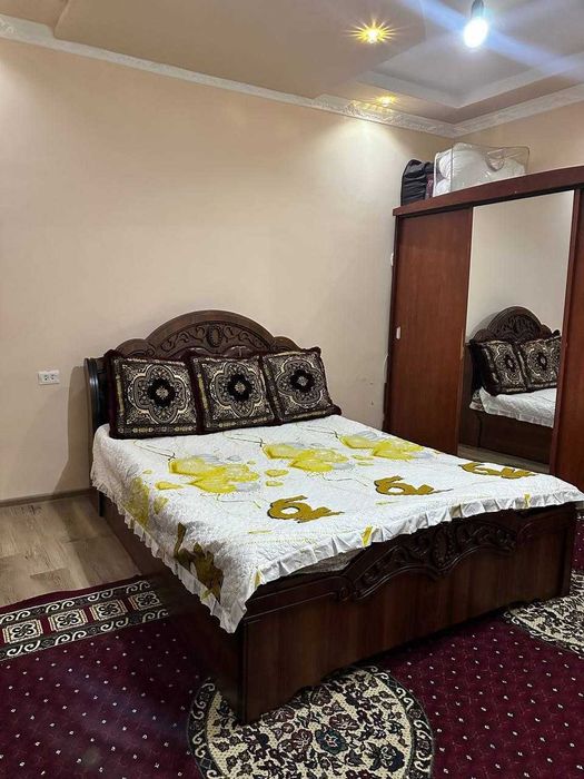 Олмос мах. 7 соток 5 хона ховли сотилади