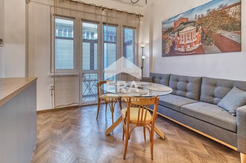Продава се Двустаен апартамент в Варна, Гръцка махала - 40 кв.м за 4845 €/кв.м - Снимка #1