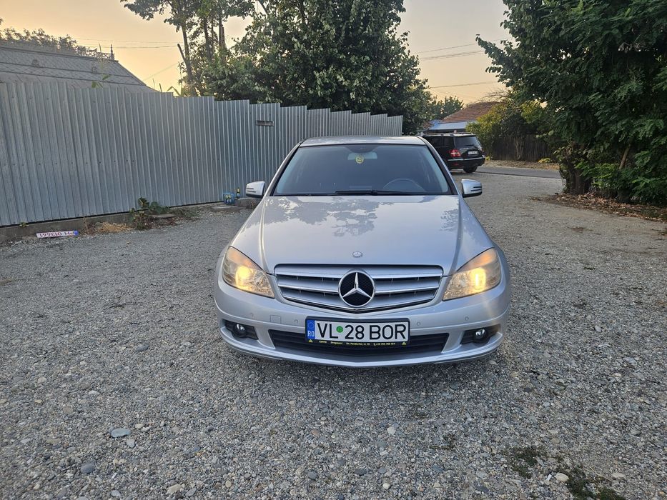 Mercedes-Benz C180d ~ Berlina, 136 Cp/ Euro 5/Navi/Senz park/Sc incalz