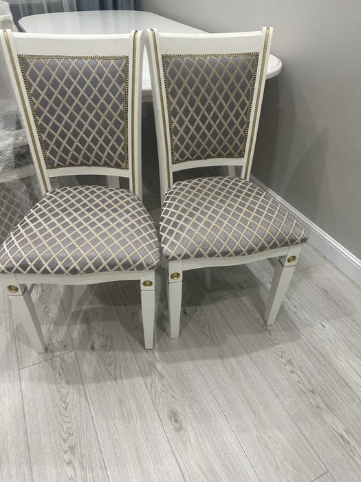 Продам стол и стулья