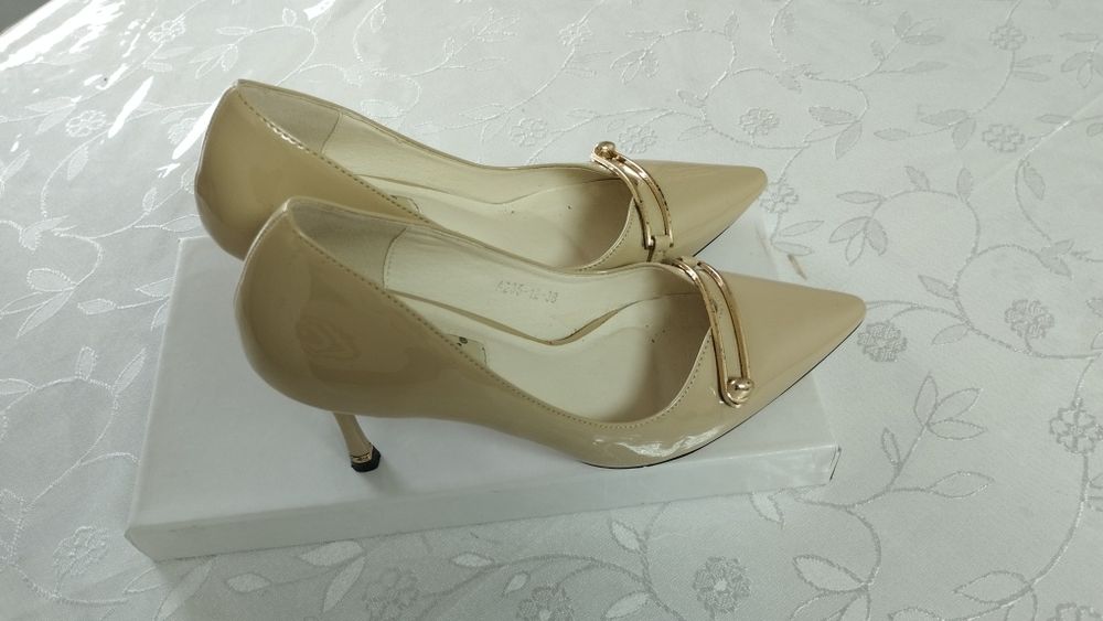 Продам туфли женские