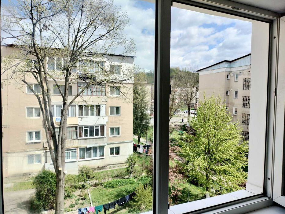 Apartament două camere de vânzare în Petroșani