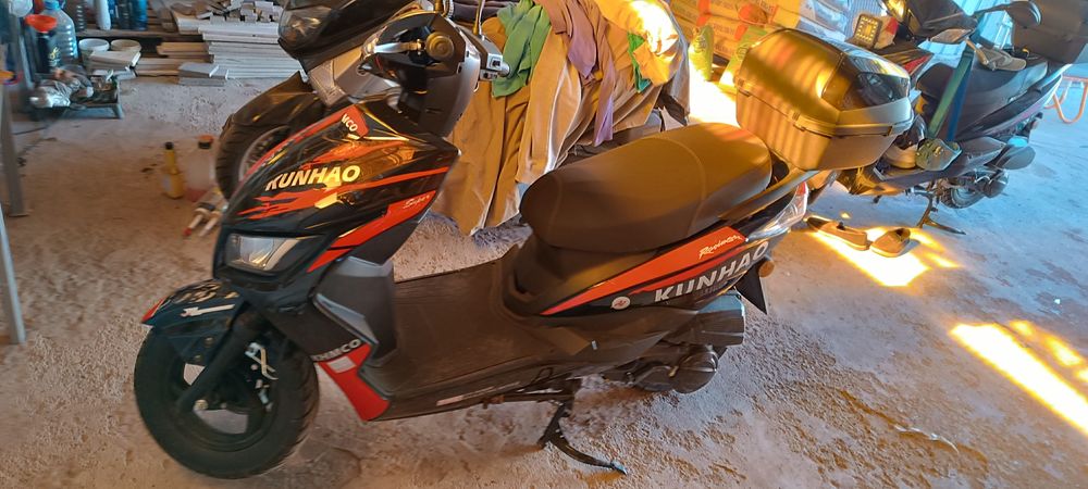 Продам м8 срочно