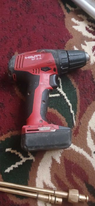 Шуруповерт хилти