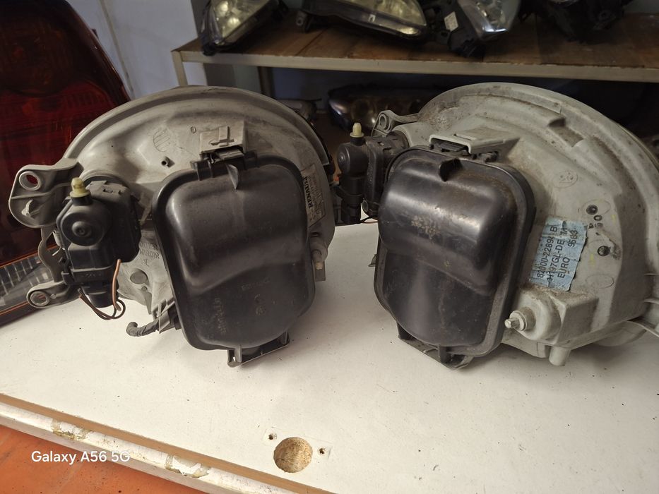 Оригинален фар Renault Tuingo ляв