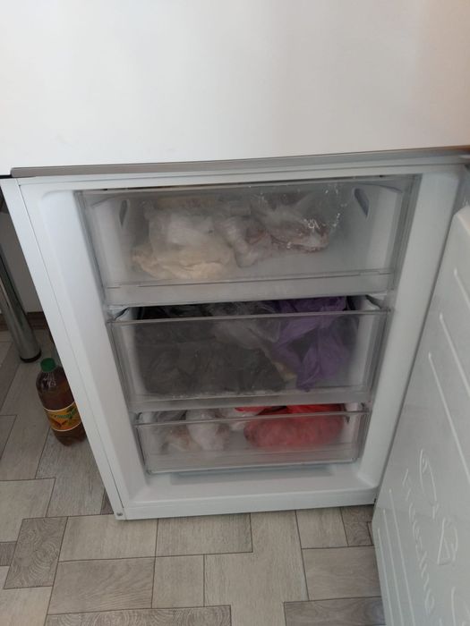 Продам новый холодильник