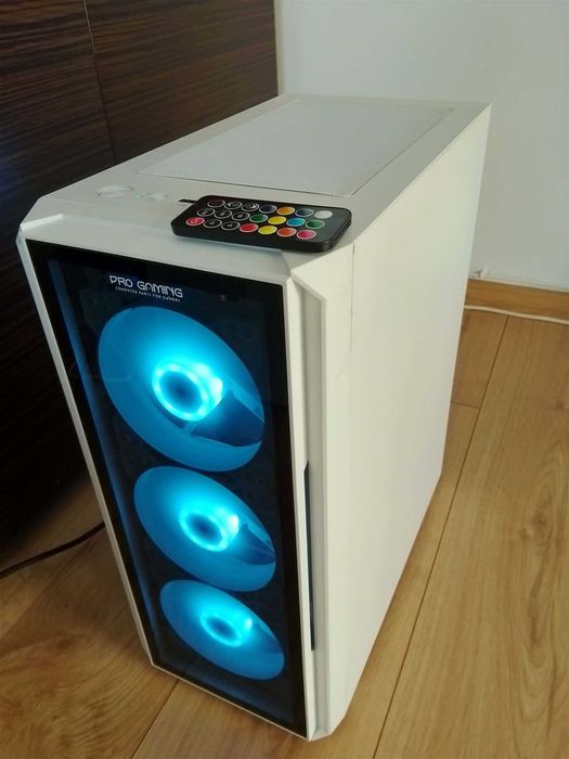 Gaming PC - Intel i5-10600KF - RX 6600 XT - 16GB RAM 3200Mhz