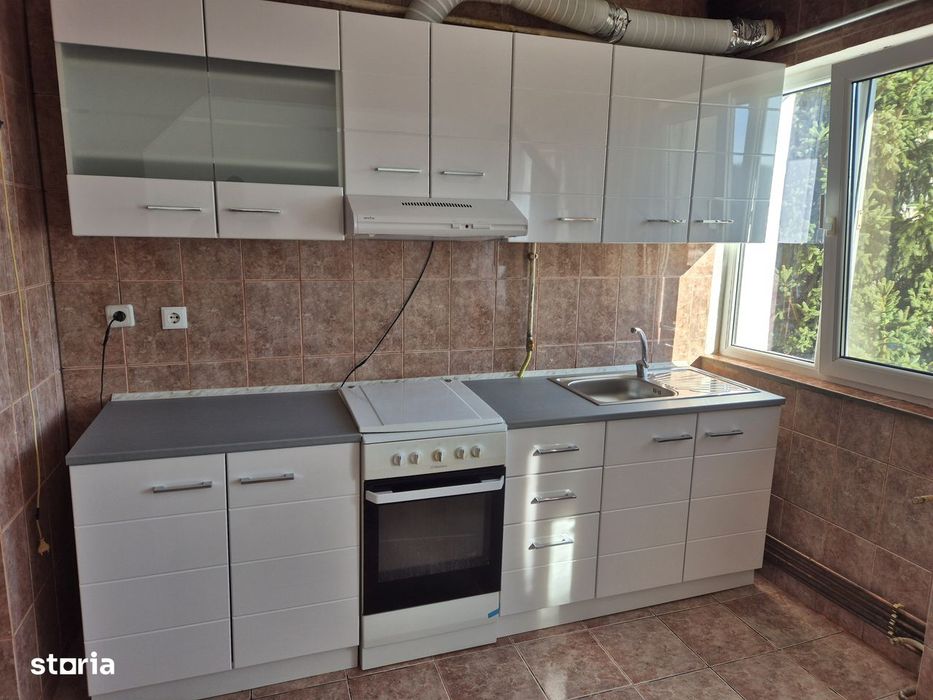 Închiriez apartament Moroasa